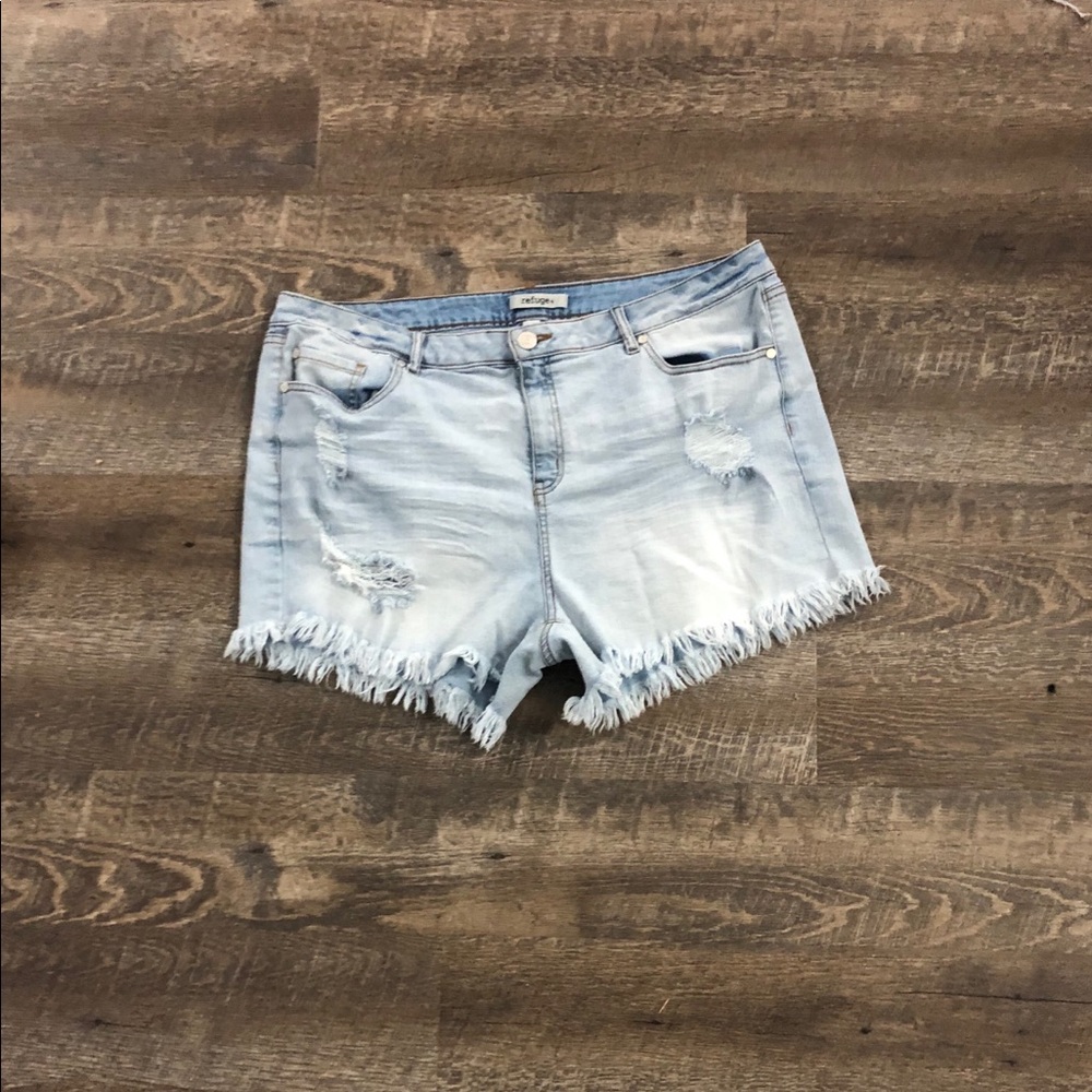 Refuge High waisted shorts size 18